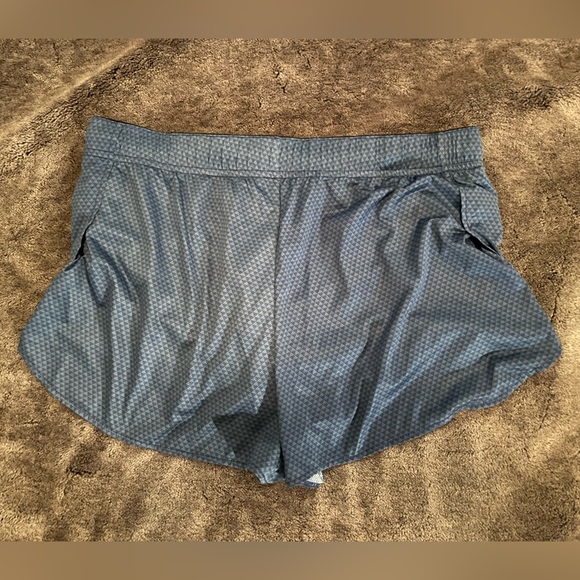 Hoka men’s split running shorts, with elastic band and tie - Picture 2 of 4